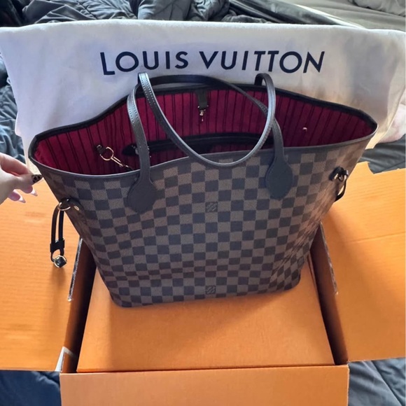 Louis Vuitton Handbags - Louis Vuitton Brown Checkered Women's Bag
